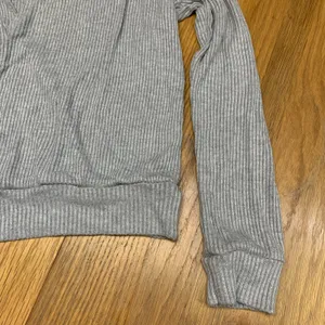 Elan Women Gray Ribbed‎ V Neck Hoodie Pullover Long Sleeve Casual Size Medium thumbnail 3
