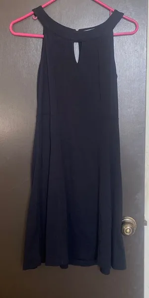Elegant Black Sleeveless Dress thumbnail 1