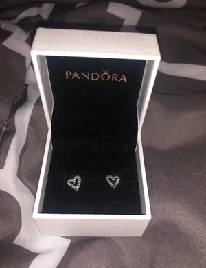 Pandora Heart Earrings thumbnail 1