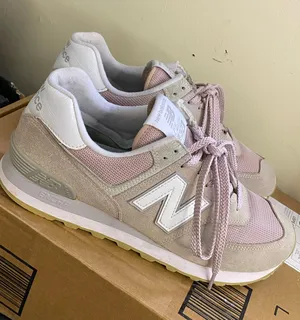 New Balance 574 Classic Women's Running Sneakers Shoes Size 9.5 thumbnail 1