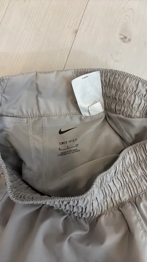 Nike Grey Athletic Shorts Built In Shorts Stretchy Waist Band thumbnail 6