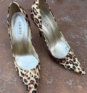 Vintage Y2K GUESS by Marciano leopard print pointed-toe stiletto pumps 8.5 / worn once thumbnail 1