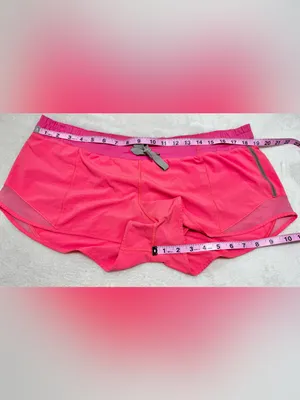 Lululemon Hotty Hot Short Flash Light 2.5” Size 10 thumbnail 14