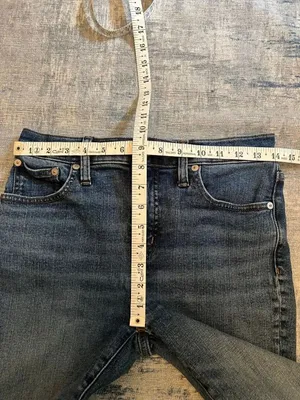 Madewell Distressed Kick Out Crop Jeans Style: NM243 Size 27 thumbnail 6
