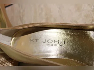 St. John Gold Heels Size 8B thumbnail 3
