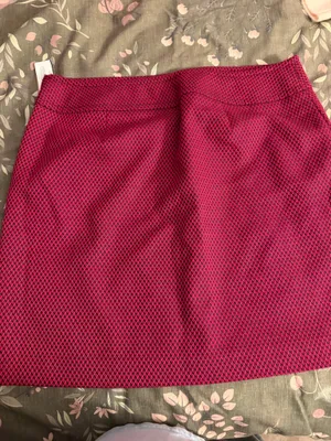 LOFT Raspberry Textured Mini Skirt with Flap Pockets thumbnail 4