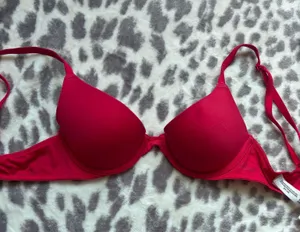 PINK Victoria's Secret Bra thumbnail 1