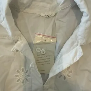 Tularosa Tess Button Up Shirt in White, Size M thumbnail 4