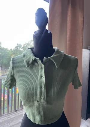 Green top thumbnail 1