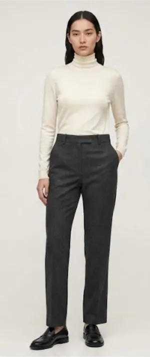 Gucci Black and Cream Label Detail thumbnail 1