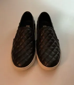 Steve Madden Black Quilted Slip-On Loafers thumbnail 1