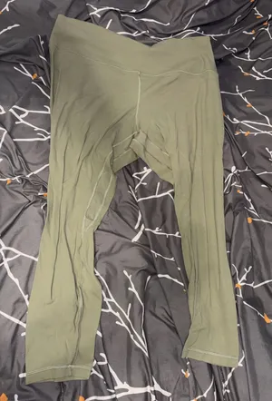 Lululemon Women's Align HR Pant 25" Leggings in green size 18 thumbnail 1