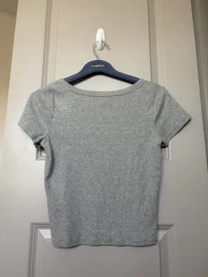 Basic Top Hollister thumbnail 2