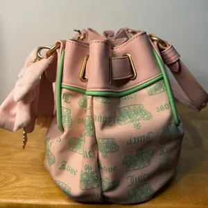 Juicy Couture Crown Love Tote Blush Pink Green Bow Charm NWT thumbnail 6