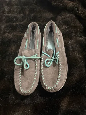 L.L. Bean Wicked Good Camp Moccasins Women’s Slippers Shearling Gray Size 8 M thumbnail 2