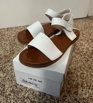 White Sandals Size 9.5 thumbnail 1