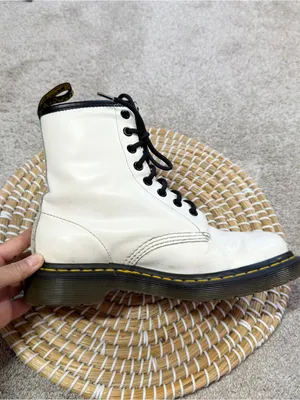 Dr. Martens Women’s Doc's. Doc Martens 11821 Boots 8 Eyes in White Gloss 7 thumbnail 4