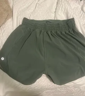 Lululemon Hotty Hot Shorts 4" thumbnail 3