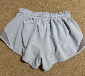 Lululemon Hotty Hot Low-Rise 2.5" Shorts Blue Linen thumbnail 4