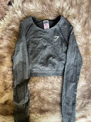 Long-sleeve Crop Top thumbnail 1