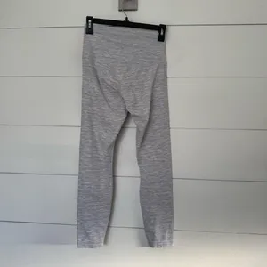 Lululemon Women’s 6 Heather Gray Align Pants thumbnail 2