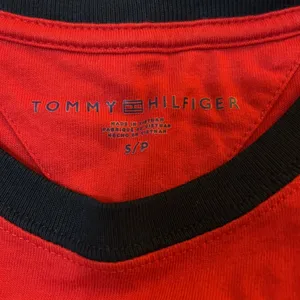 Tommy Hilfiger women’s T-shirt! Looks Awesome! 😍😍 thumbnail 3