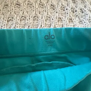 XS Teal Alo tie leggings thumbnail 3