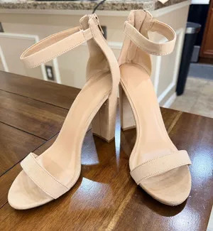 Charlotte Russe Faux Suede Block Heel Sandals Nude Beige Size 8 NWOB thumbnail 1