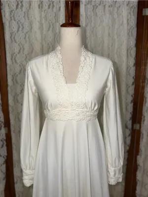 Pretty Vintage 1970s Simple Knit Wedding Gown thumbnail 4
