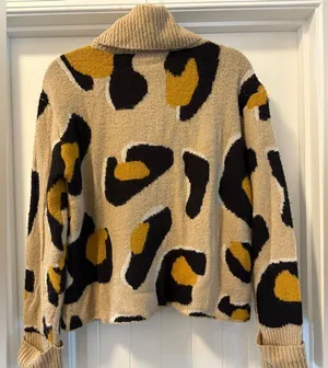Moth Georgia Turtleneck Leopard Print Sweater by Anthropologie Size Small thumbnail 1