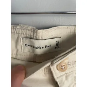 Abercrombie & Fitch Cream Cargo Pants Minimalist Street size 33 Waist 16s thumbnail 3