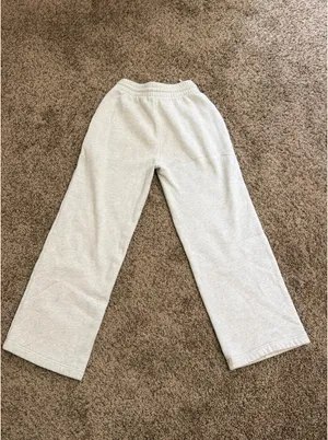 Aritzia Sweatpants thumbnail 3