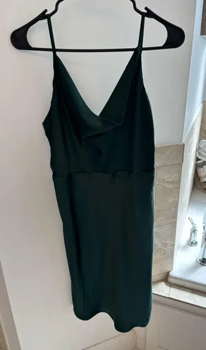 Boutique Emerald Green Satin Cowl Neck Dress thumbnail 1