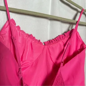 Superdown Cadence‎ Hot Pink Ruffle Cropped Cami Tank Top Blouse Size Medium thumbnail 3