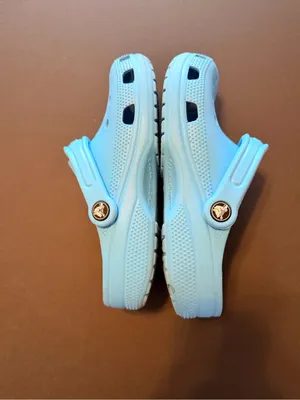 Crocs clogs perforated lightweight blue, unisex, size 7 Women's/ size 5 Men's thumbnail 3