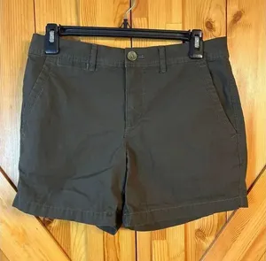 Banana Republic Olive Green Chino Shorts Pockets Size 4 (8918) thumbnail 1