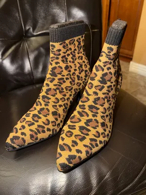 Boots Yellow Size 8 thumbnail 1
