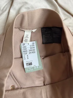 H&M High-Waisted Shorts thumbnail 2
