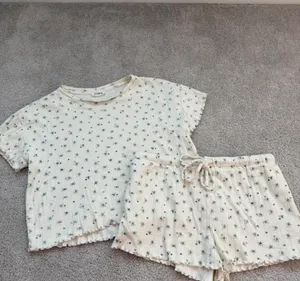 Boutique floral set thumbnail 2