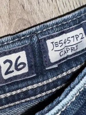 Miss Me Dark Blue Sequin Pocket Cropped Jeans crop capri denim thumbnail 6