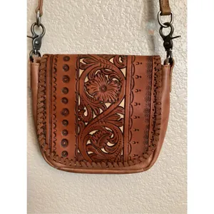 Montana West USA Trinity Ranch Western-Style Floral Tooled Crossbody Saddle Bag thumbnail 3