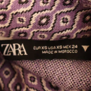 Zara‎ Geometric Knit Cutout Mini Dress Womens Size XS Purple Open Back Mod Retro thumbnail 2
