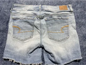 American Eagle Light Wash Denim Shorts with Frayed Hem Size 6 thumbnail 6