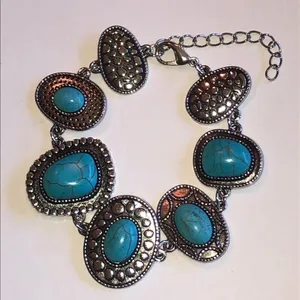 Faux Turquoise Stone Vintage-Style Silver Tone Bracelet thumbnail 3