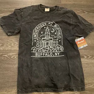 Buffalo NWT University at Short Sleeve T-Shirt. Size Medium thumbnail 3