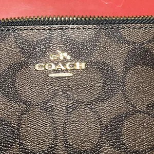 Coach Wristlet. NWOT thumbnail 2