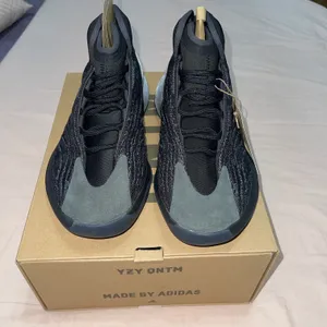 Yeezy Authentic   QNTM With Original Box thumbnail 6