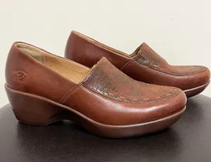 Ariat Brown Leather Clogs 7B 7 B Advanced Stability Cushioning 1000483 *No Box* thumbnail 1