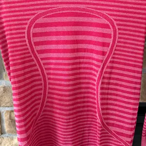 Lululemon Swiftly Tech Long Sleeve Crewneck Top thumbnail 5
