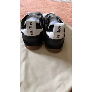 Black Low Top Sneakers Contrast Stitch Gum Sole EU 37 thumbnail 3